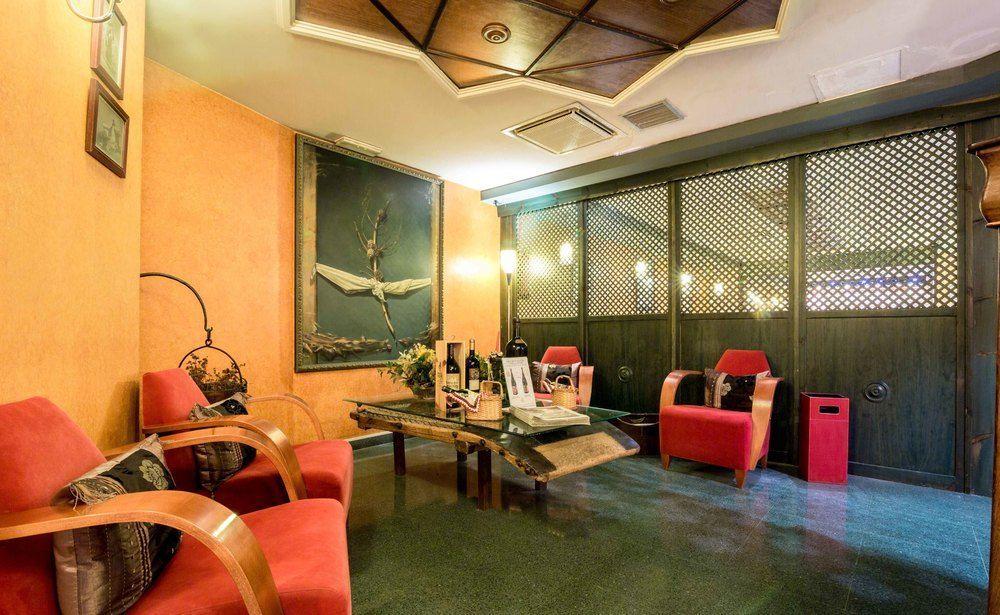 El Patio Otel La Almunia de Doña Godina Dış mekan fotoğraf